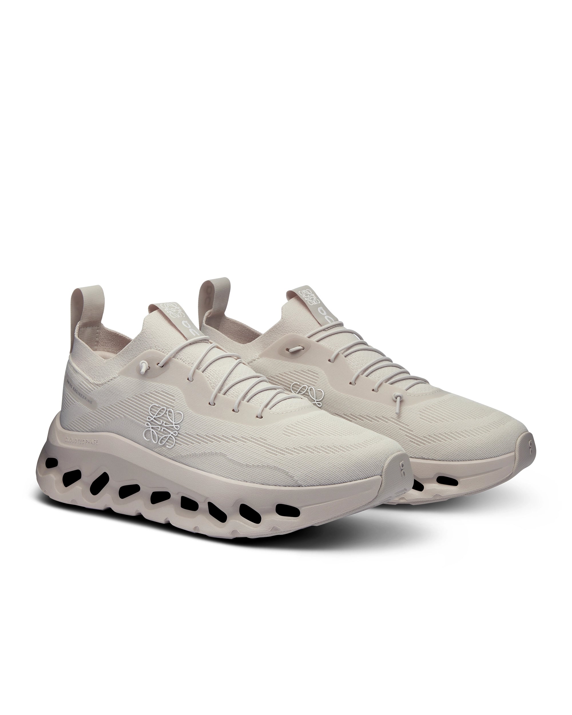 WMNS On Cloudtilt Loewe ‘Sand’