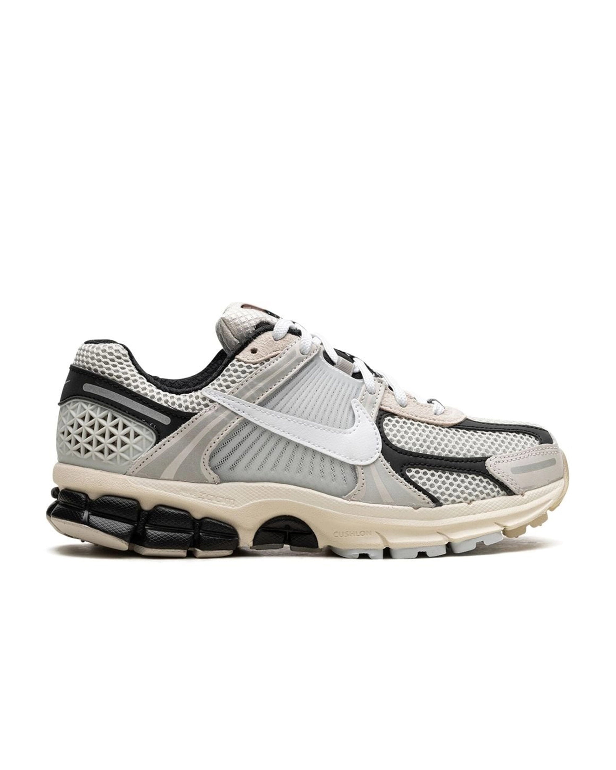 Collector Finds Nike Vomero 5 Supersonic FN7649-110
