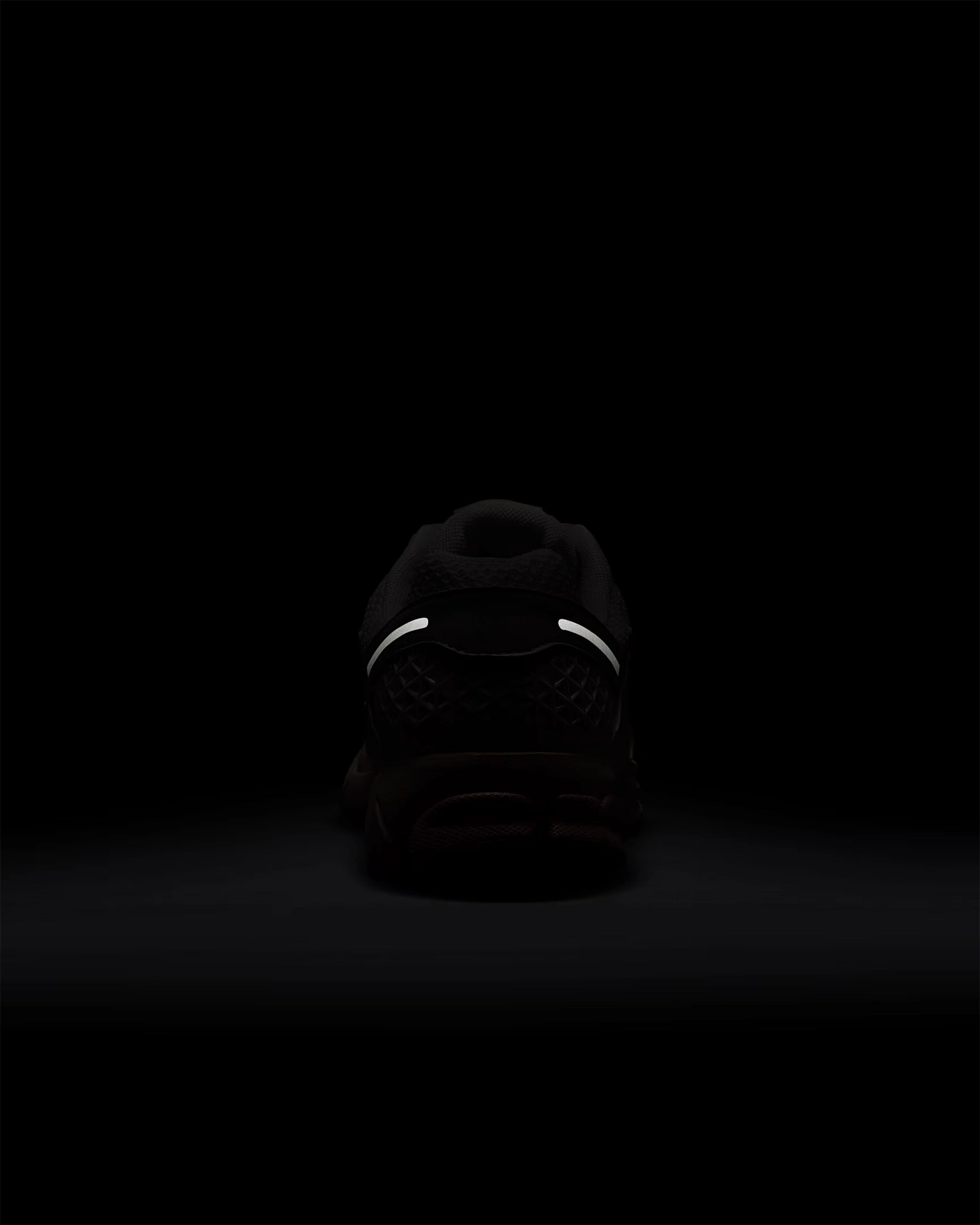 Trusted online sneaker store for WMNS Nike Vomero